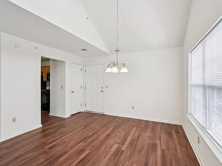 Spring Creek Apartments — Photo 58