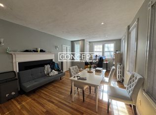82 Phillips St #822, Boston, MA 02114