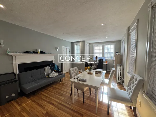 82 Phillips St #822, Boston, MA 02114