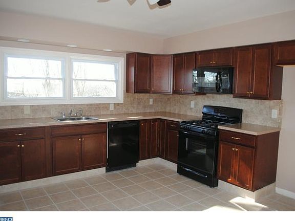 3rd image of 107 Hughes Ave #2
