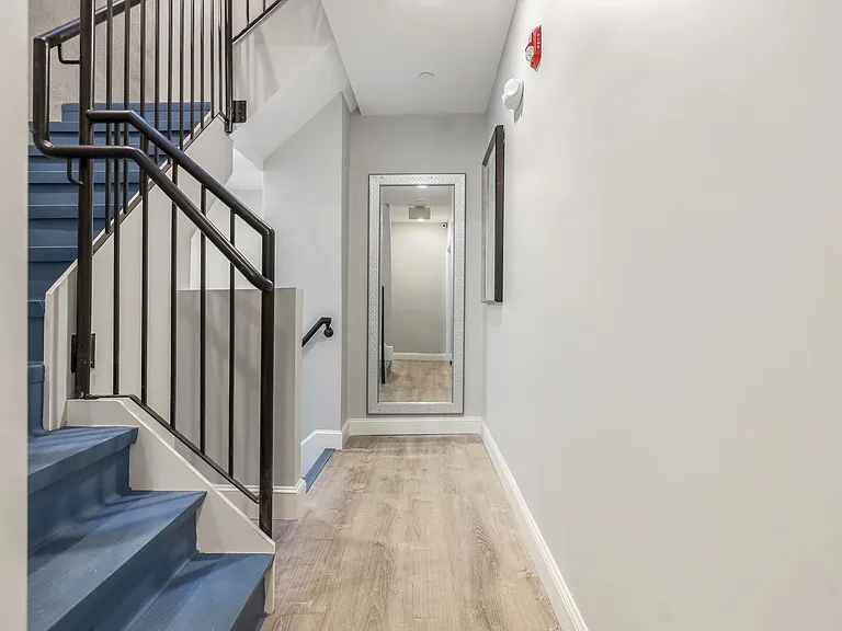276-282 Hanover St #15 — Photo 13