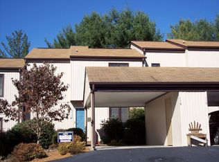 1132 Pebble Dr, Bristol, VA 24201