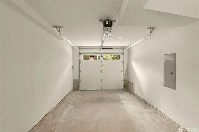 3 bed, 3.5 bath, $2,940 — Photo 3