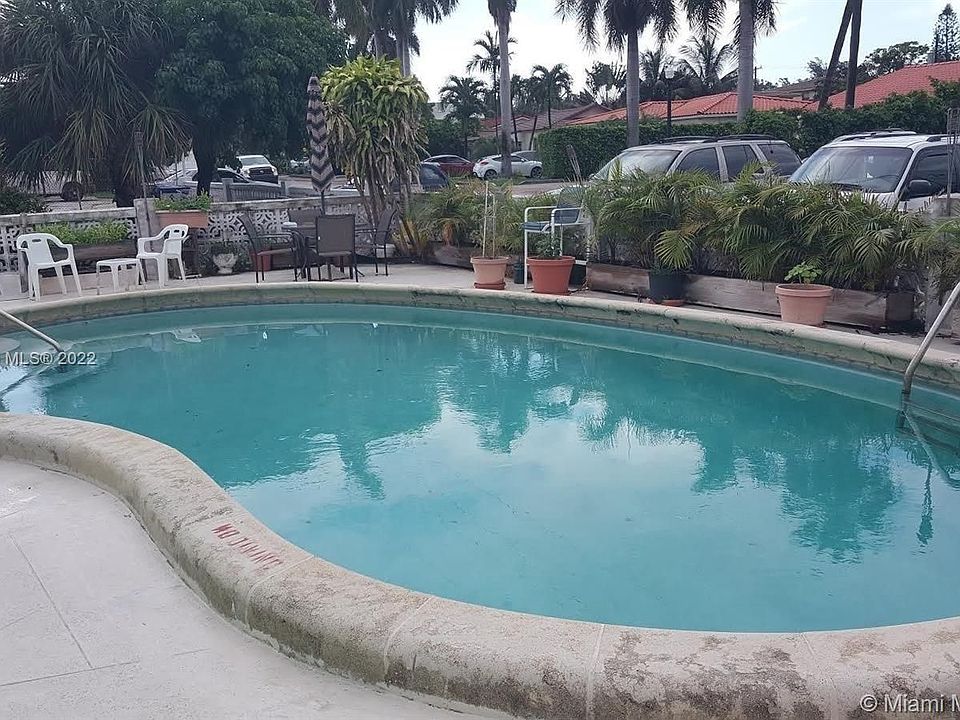 1st image of 2120 Biarritz Dr APT 3