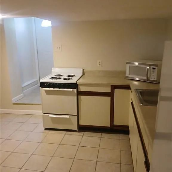 43 Union Ave — Photo 3