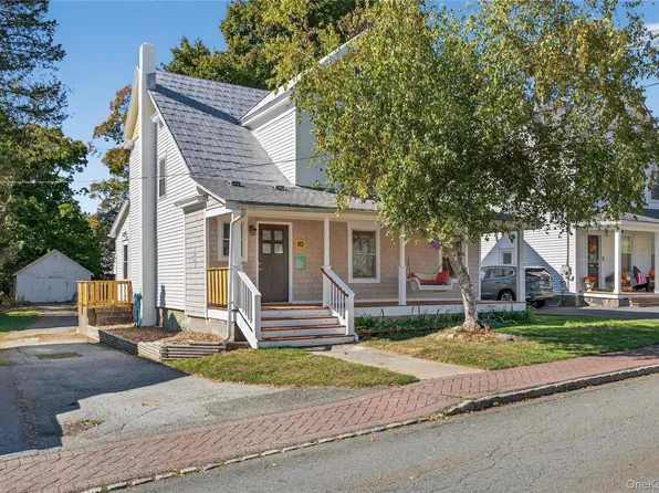 10 Howe Street, Warwick, NY 10990