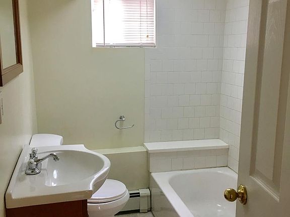 3rd image of 312 Wyona Ave #1