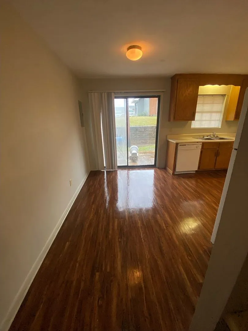 Feemster Lake Apartments — Photo 2