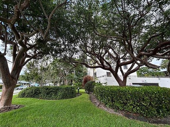 2nd image of 2300 NE 33rd Avenue #403