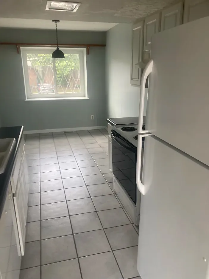 3 bed, 1.5 bath, $1,800 — Photo 3