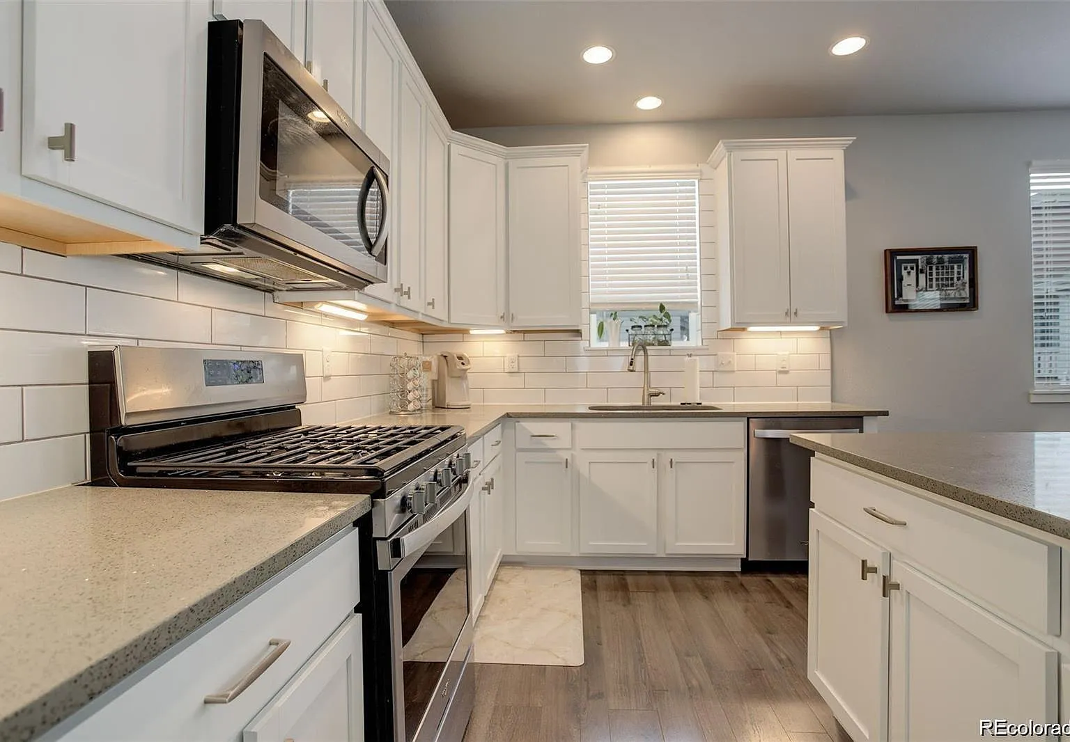 3 bed, 2.5 bath, 1758 sqft, $2,900 — Photo 2