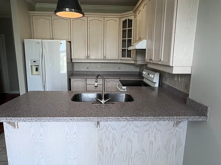 19 Tanager Cres — Photo 9