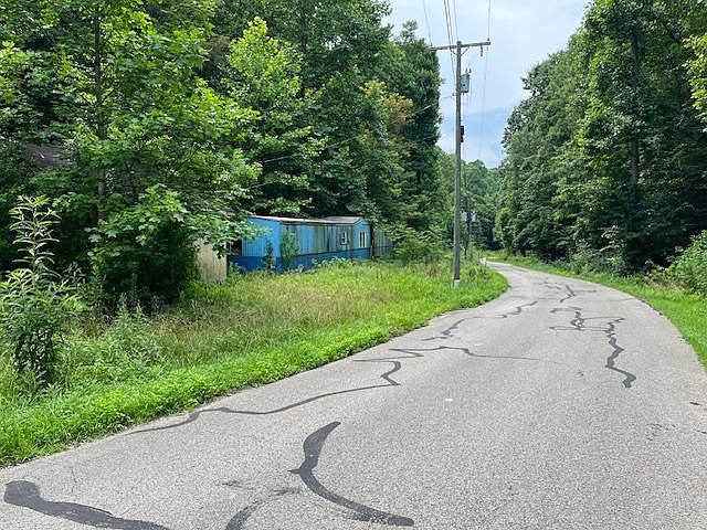 1st image of 684 Greenbriar Rd