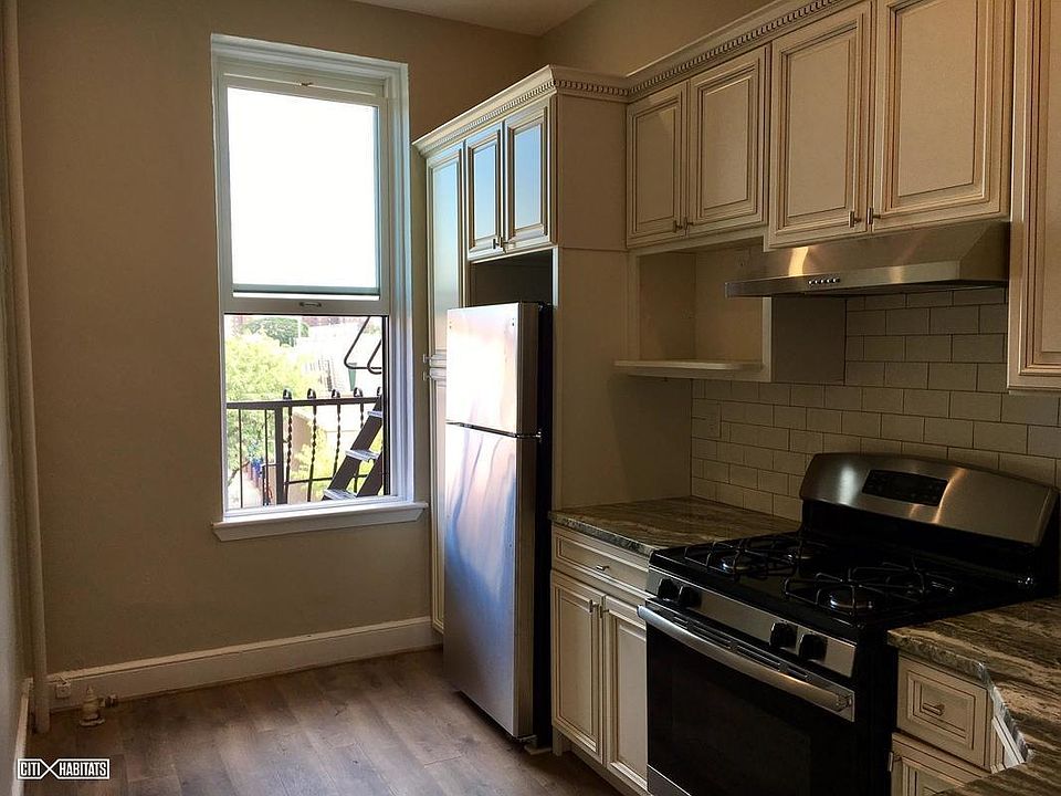 1st image of 240 Court St APT 4