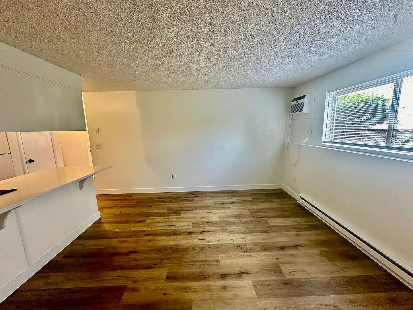 1036 E Desmet Ave — Photo 3