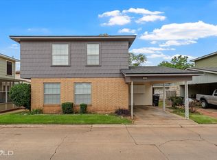 121 Carriage Square Dr, Bossier City, LA 71112