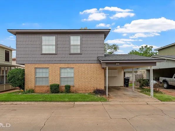 121 Carriage Square Dr, Bossier City, LA 71112