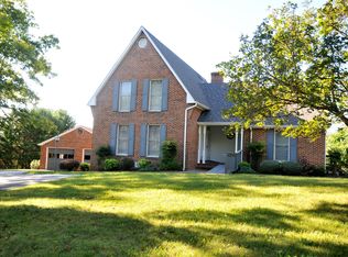 37 Edgewood Dr, Lexington, VA 24450