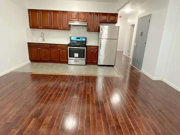 4th image of 10203 Jamaica Ave Floor 2