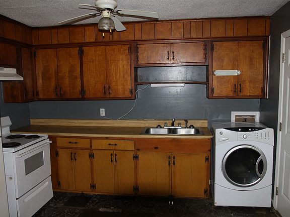 4th image of 112 Montana St