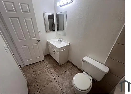 2549 E Chipman Rd #2 — Photo 39