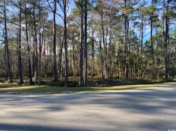 74 Pinewood Dr., Carolina Shores, NC 28467