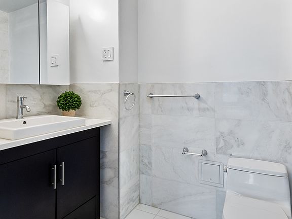 5th image of 309 E 49th St APT 9C