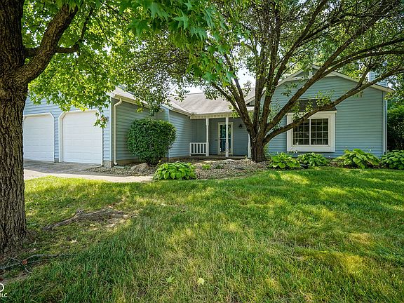 4th image of 8809 Haddington Dr N