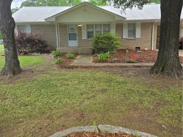 35 Booth Est, Northport, AL 35473