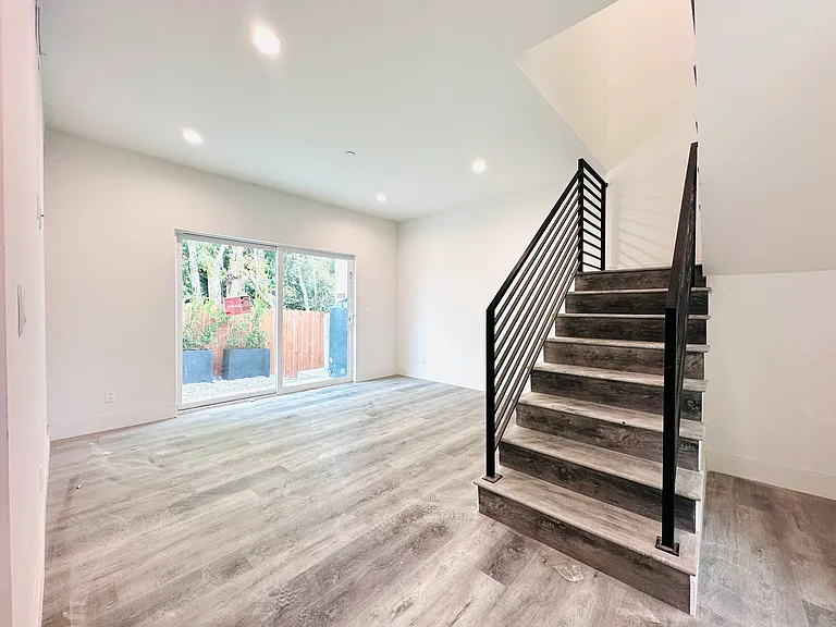 4126 Clayton Ave — Photo 1