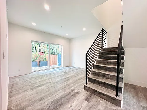 4126 Clayton Ave Photo 1