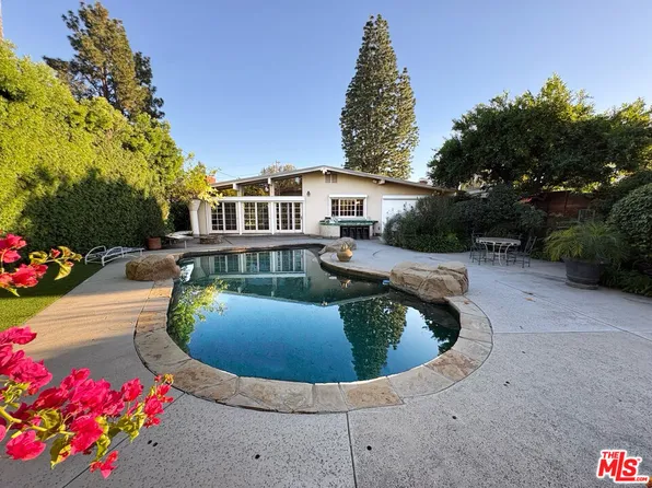 13019 Addison St, Sherman Oaks, CA 91423