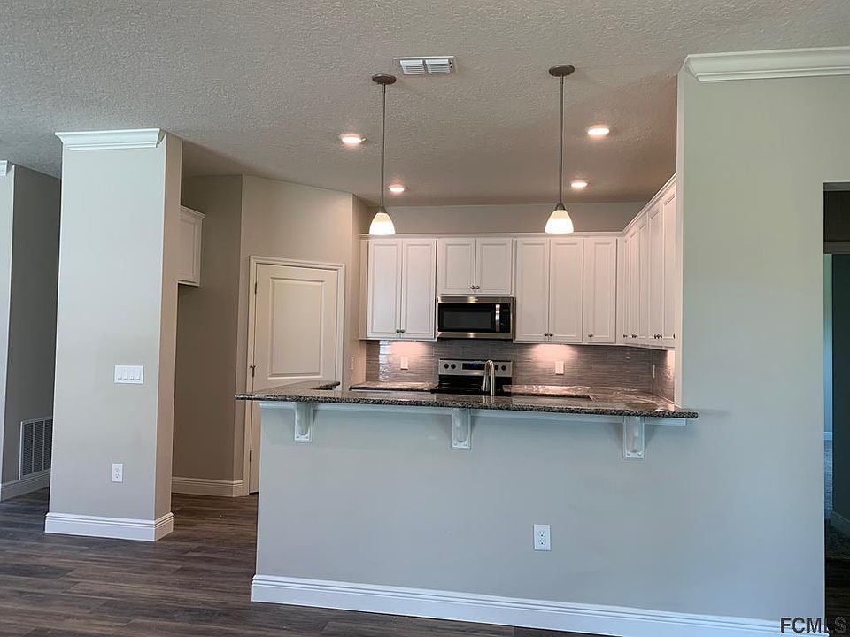 2nd image of 52 Huntington Pl