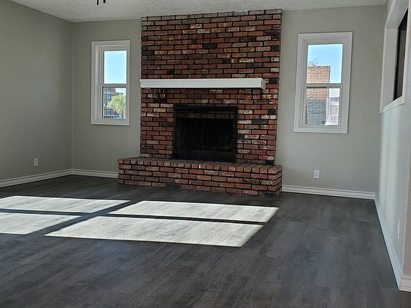 3rd image of 121 Utah Dr #121