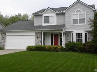 6256 Lake Waldon Dr, Clarkston, MI 48346