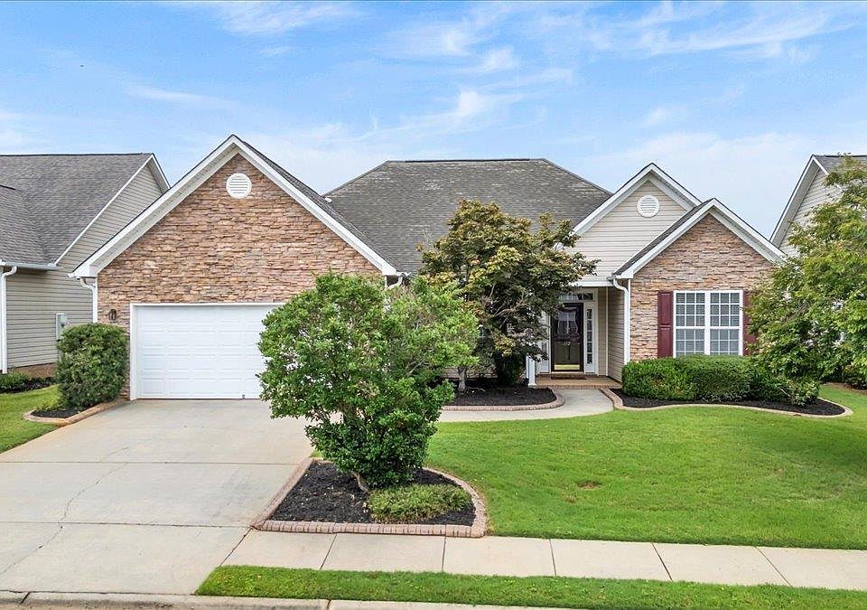 1st image of 112 Wild Thorn Ln