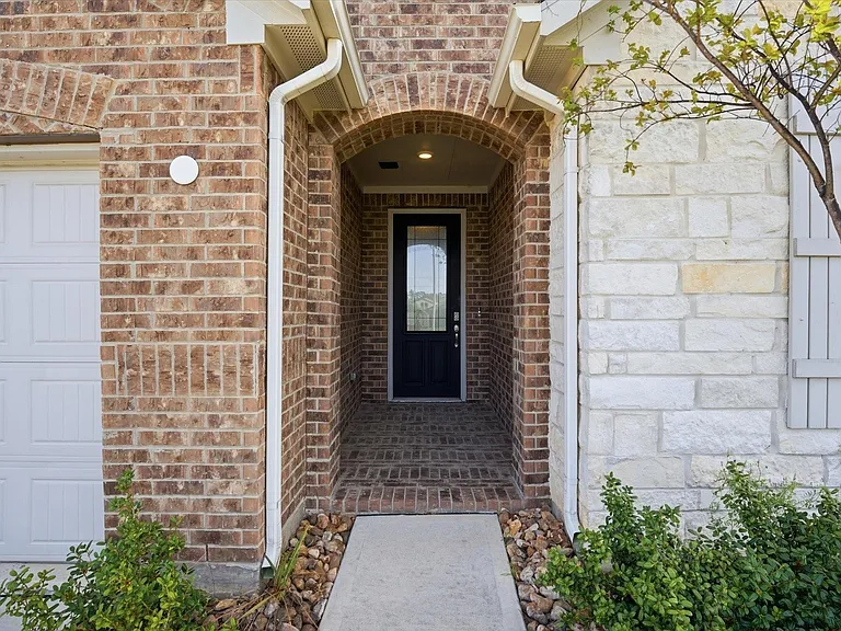 31122 Gullwing Manor Dr — Photo 3