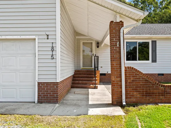 1815 Watts Landing Road, Hampstead, NC 28443