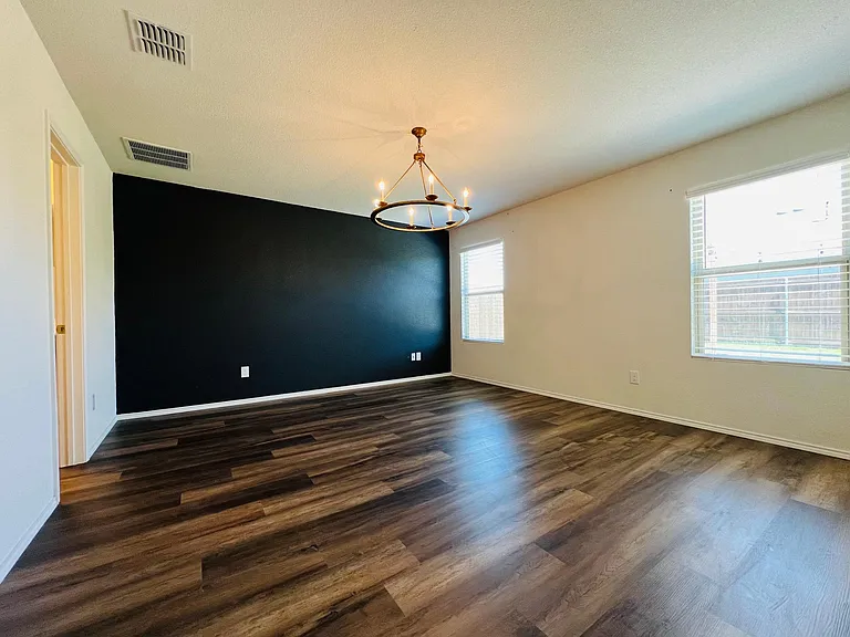 1602 Westfall Dr — Photo 19