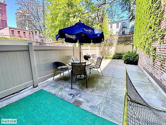 5th image of 645 Leonard St APT 1R