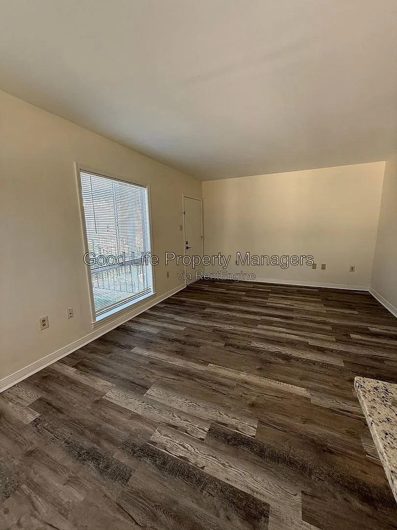 1 bed, 1.0 bath, 550 sqft, $1,200 — Photo 2