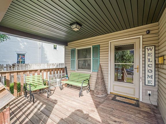 3rd image of 546 Cherry St