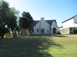 1202 Tedford Way, Nichols Hills, OK 73116