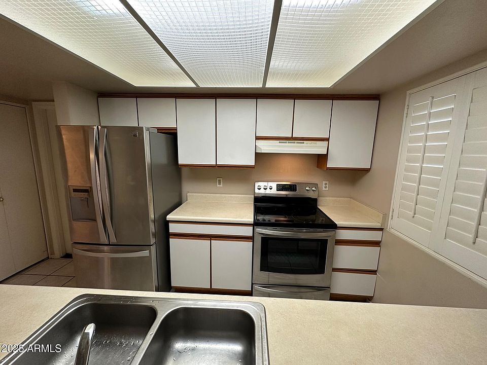 2nd image of 2571 W Marconi Ave