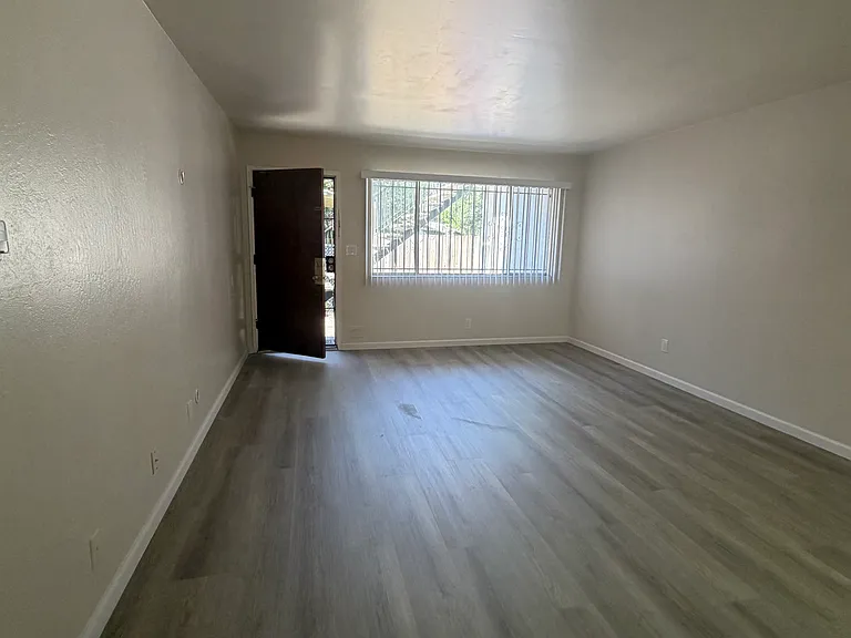 2333 Humboldt Ave #B — Photo 7