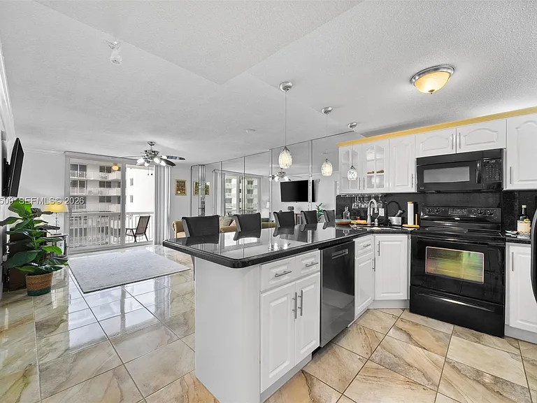 401 Ocean Dr #509 — Photo 4