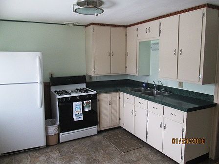 3rd image of 308 Curtis St