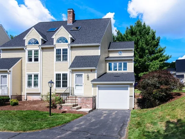 29 Oak Knoll Dr Unit 29, North Attleboro, MA 02760
