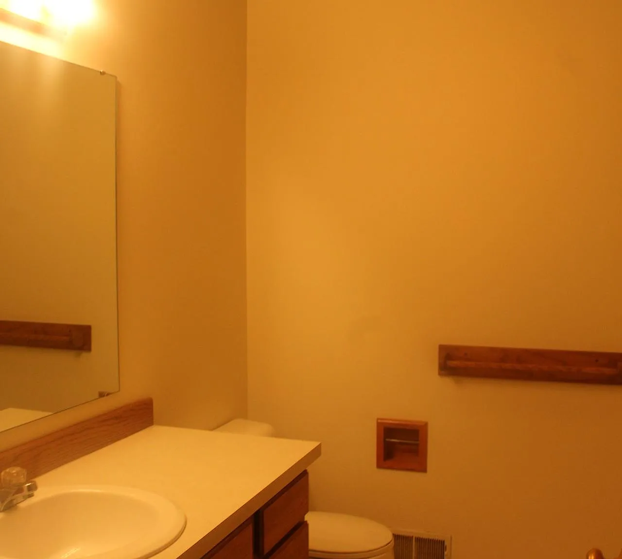 3 bed, 2.5 bath, 1475 sqft, $1,499 — Photo 2