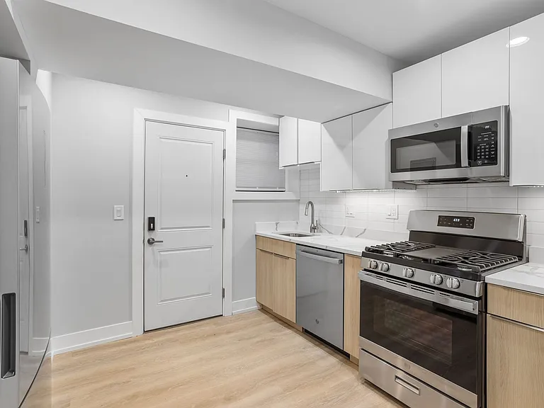 6929 N Lakewood Ave — Photo 4
